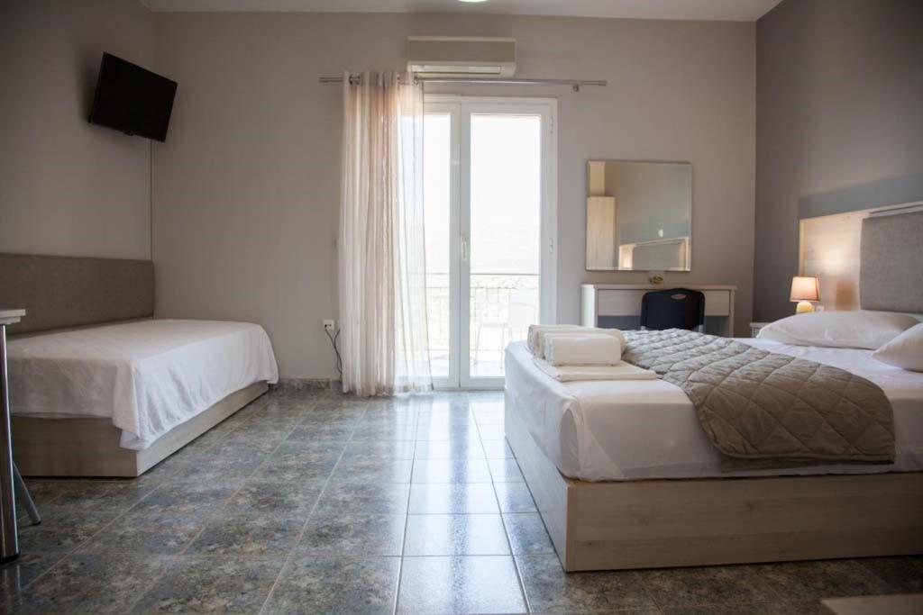 Nikoleta'S Studios Argostoli  Luaran gambar